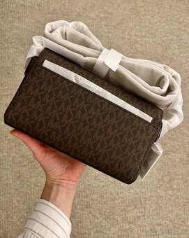 Kabelka cez plece Michael Kors - 2