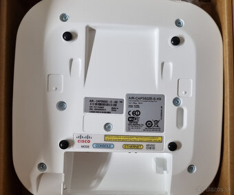 8x cisco  AIR-CAP3502E-E-K9 = 50€  | 8x AIR-ANT2440NV-R €100 - 2