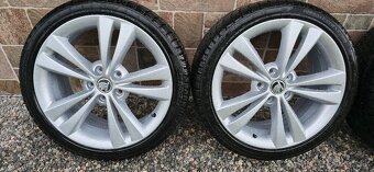 Elektrony Skoda r18 a zimne pneu 225/40 r18 - 2
