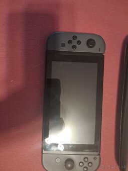 Nintendo switch šede - 2