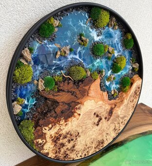 Machový obraz s epoxidom a drevom z očkového topoľa 53,5cm - 2