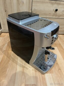 Predám automatický kávovar Delonghi Magnifica S - 2
