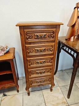 Starožitná komoda - 2