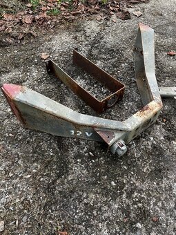 Držiak tiahla V3S - 2