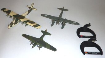 Predám kovové modely lietadiel od Amercom - 2