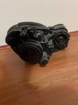 Predné práve svetlo - 2