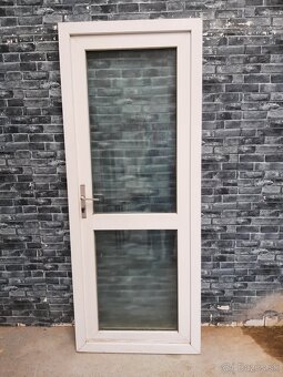 Plastové dvere Č. 49. Ľ - 2