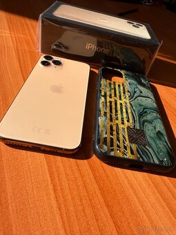 Predám iPhone 11 pro 256 GB v original krabici - 2