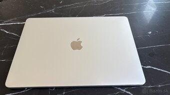 MacBook Pro 2019 (13 palcov) - 2