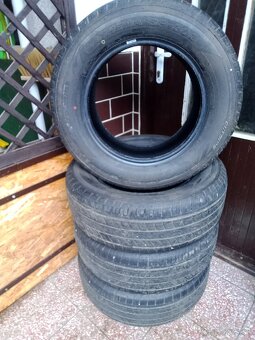 235/60 r16 - 2