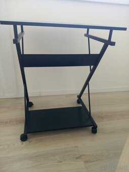 Stolík na kolieskach - 2
