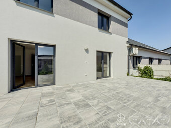 BOSEN | Moderná viacúčelová budova, Lučenec, 140m2 - 2