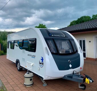 Swift Sterling Eccles Hi-Style 584 z roku 2015 Muver+ Solar+ - 2