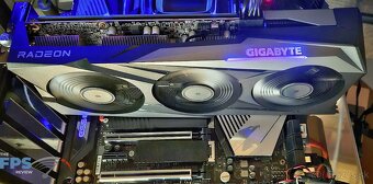 GIGABYTE RX 7600 - 2