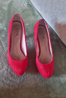 Čipkované lodičky na platforme v.39 - 2