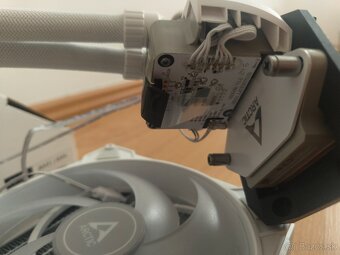 Predám kvalitné AIO vodné chladenie  ARCTIC Liquid - 2