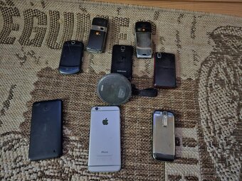 9ks mobilov + bluetooth handsfree - 2