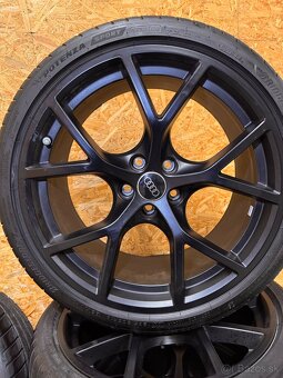 ORIG.AUDI RS3 R19 NOVE.AUDI RS3 Performance R19 265/245 - 2