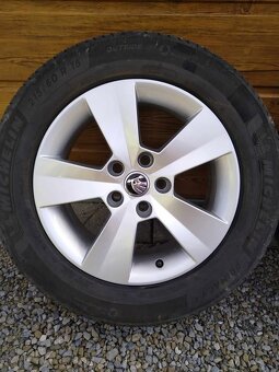 Alu 5 x 112 R 16 + letné 215/60 16 MICHELIN. - 2