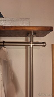 Stojan na šaty - masívne drevo - 2