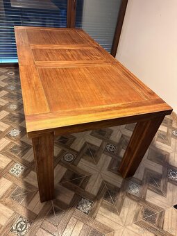 Predám rozkladací jedálenský stôl z masívu - 2