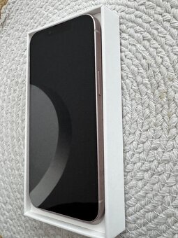 Iphone 13 ružový - 2