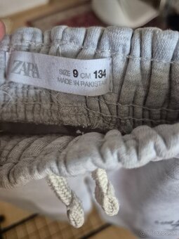 Zara tepláky veľkosť 134,9years - 2