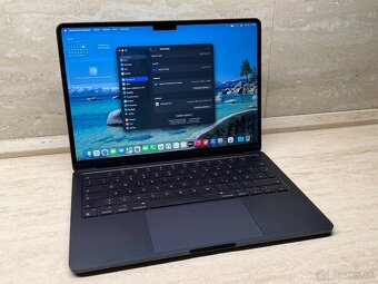 Apple MacBook Air 13,6" (2022) / M2 / 8GB / 512GB - 2