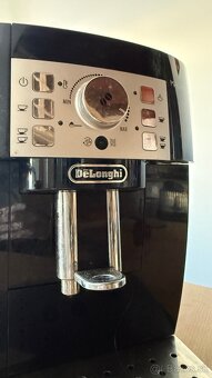 Predám kávovar DeLonghi Magnifica - 2