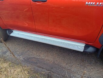 Toyota hilux bočné naslapy - 2