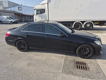 Mercedes benz 550 - 2