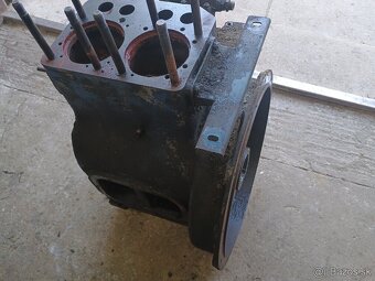 Zetor 25 blok motora - 2
