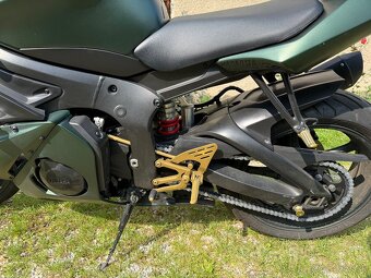 Yamaha R6 - 2