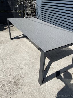 Veľký stôl 2,1 x 1 m. výška 0,75 m. - 2