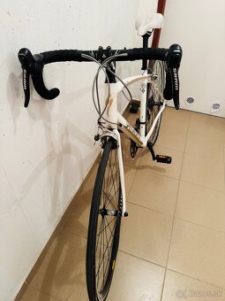 Zensky biely cestný bicykel Specialized Dolce - 2