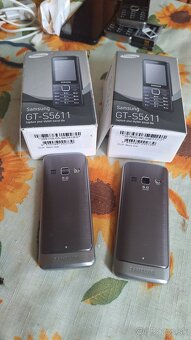 Samsung GT-S5611 - 2