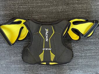 Chranice ramien CCM Tacks 9040 - 2
