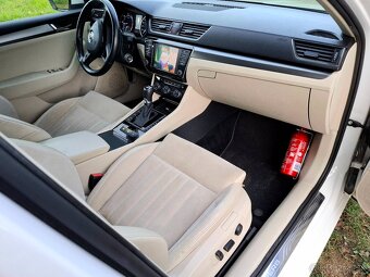 Škoda Superb Combi 2.0 TDI Style DSG 110kw,alcantara,kessy - 2