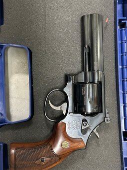 Revolver Smith & Wesson 586-8 - 2