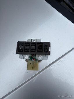 Mitsubishi Pajero 1 diely - 2