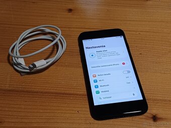 Apple iPhone SE  batéria 100% - 2