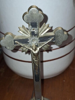 STARÝ KOVOVÝ KRÍŽ - 2