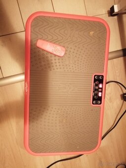 ViBROSHAPER na spevnenie svalov - 2