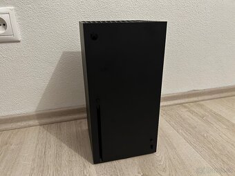 PREDAM/ VYMENIM XBOX SERIES X + 2 OVLADAČE + HRY - 2