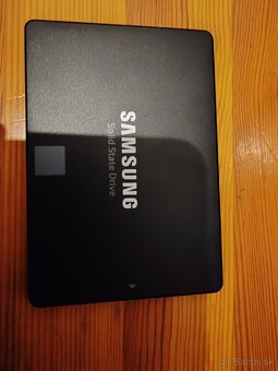 Predám SATA SSD SAMSUNG 860 EVO 1TB - 2