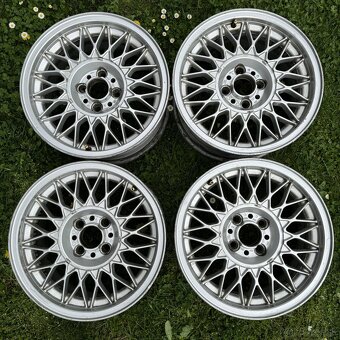 BMW E30 STYLING 5 R15 - 2