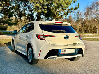 Toyota Corolla 2.0 Hybrid 112kW Style & Tech - 2