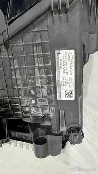 Land Rover Defender - svetlomet - 2