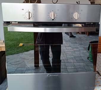 Predám vstavanú teplovzdušnú rúru Candy. - 2