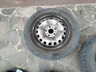 Predám plechové disky + puklice (4 ks) - 2